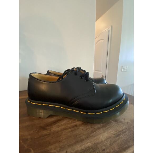 NEW Dr. Martens Oxford Smooth Leather Women’s Sz 6 AW004‎ GV10T Black Lace-up - Picture 2 of 7